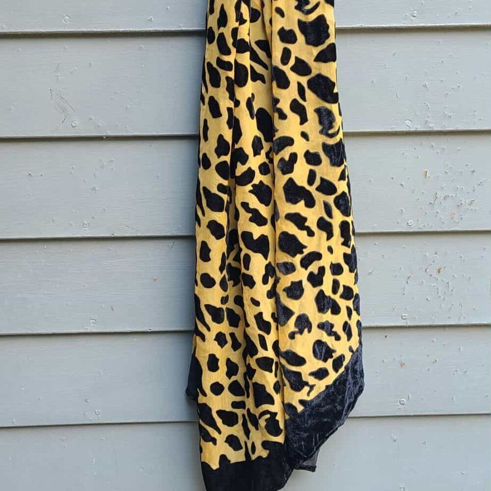 Chicos Black Velvet Sheer Leopard Print Scarf